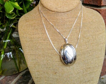 Wonderfully Large Sterling Silver Locket ~ Large Sterling Silver Locket ~ Etched Locket ~ Large Locket ~ Think Downton Abbey