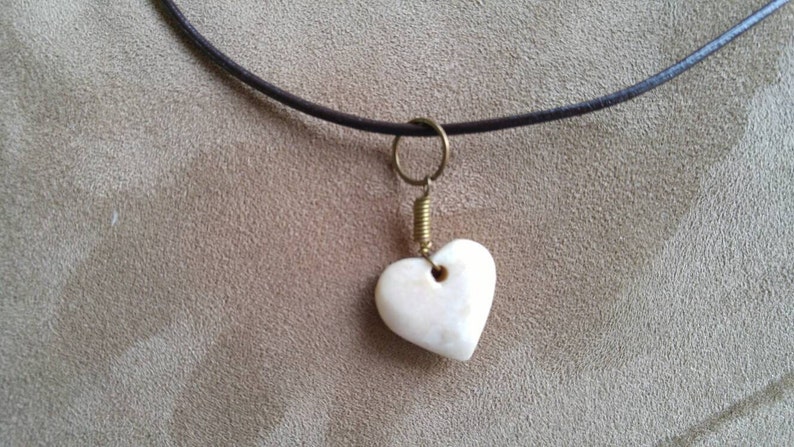 Leather Necklace with Lmestone or Walnut Heart NBJ370 image 1