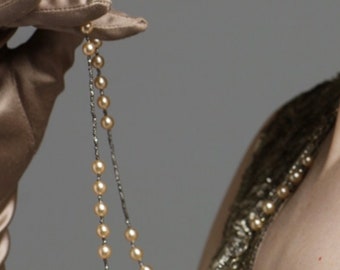 Collar largo de perlas /hematitas ~ Piense en Downton Abbey ~ Collar de hematita extra largo ~ Perlas de champán