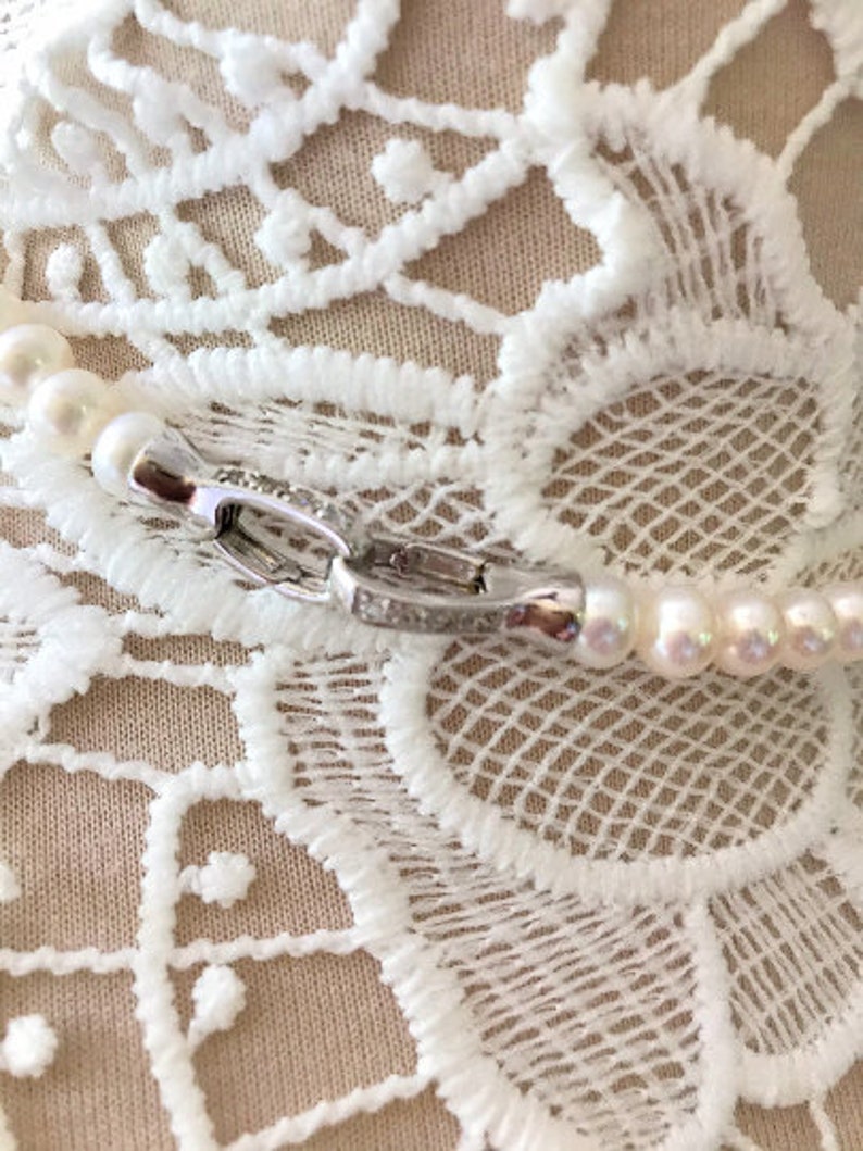 Elegant Pearl Necklace~Bridal Pearls ~ Bridesmaid ~ Bride ~ Wedding