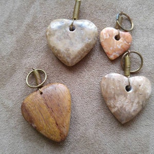 Leather Necklace with Lmestone or Walnut Heart NBJ370 image 3