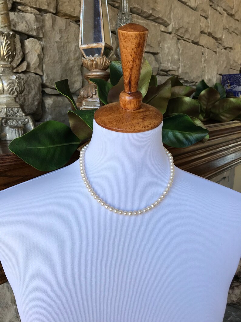 Elegant Pearl Necklace~Bridal Pearls ~ Bridesmaid ~ Bride ~ Wedding