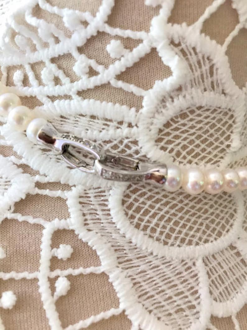 Elegant Pearl Necklace~Bridal Pearls ~ Bridesmaid ~ Bride ~ Wedding