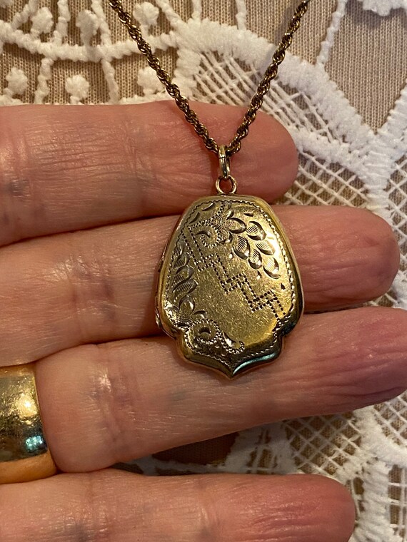 Etched Antique Gold Filled Art Deco Locket ~ Sign… - image 7