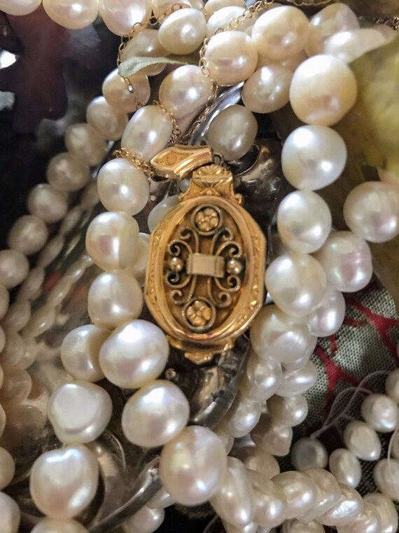 Antique Gold Filled Locket ~ Antique Locket ~ Etru