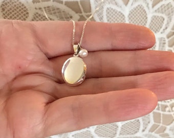 Petite Sterling Silver Oval Locket ~ Tiny Locket ~ Think Downton Abbey ~ Oval Locket ~ Small Locket