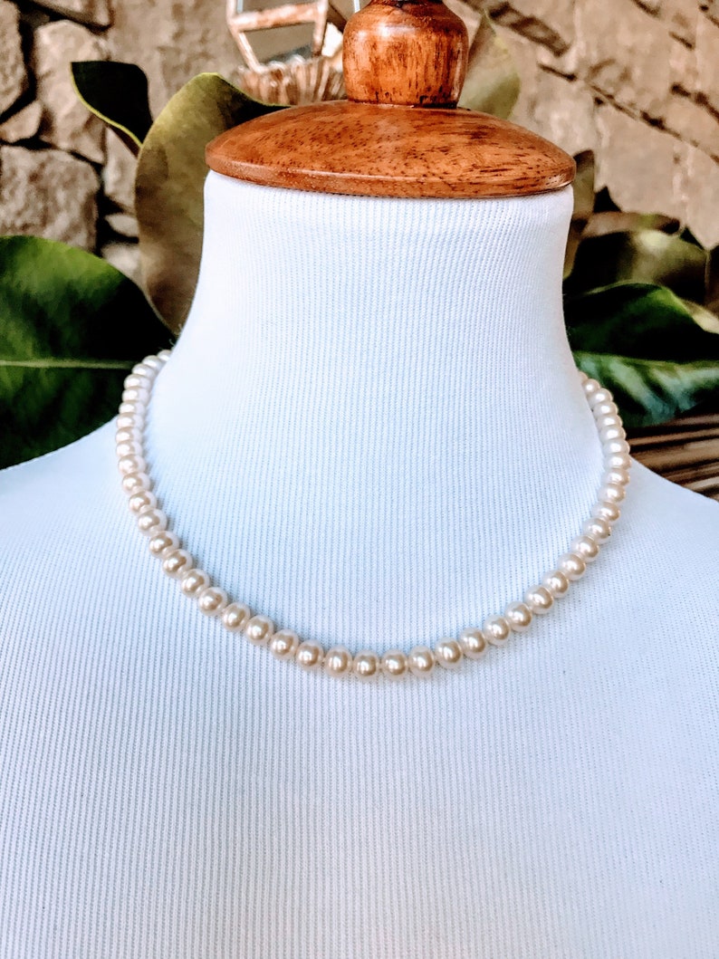 Elegant Pearl Necklace~Bridal Pearls ~ Bridesmaid ~ Bride ~ Wedding