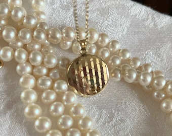 Medallón antiguo chapado en oro de Hayward ~ Medallón de oro antiguo ~ Medallón antiguo ~ Medallón Art Déco ~ Medallón Hayward ~ Medallón Art Nouveau