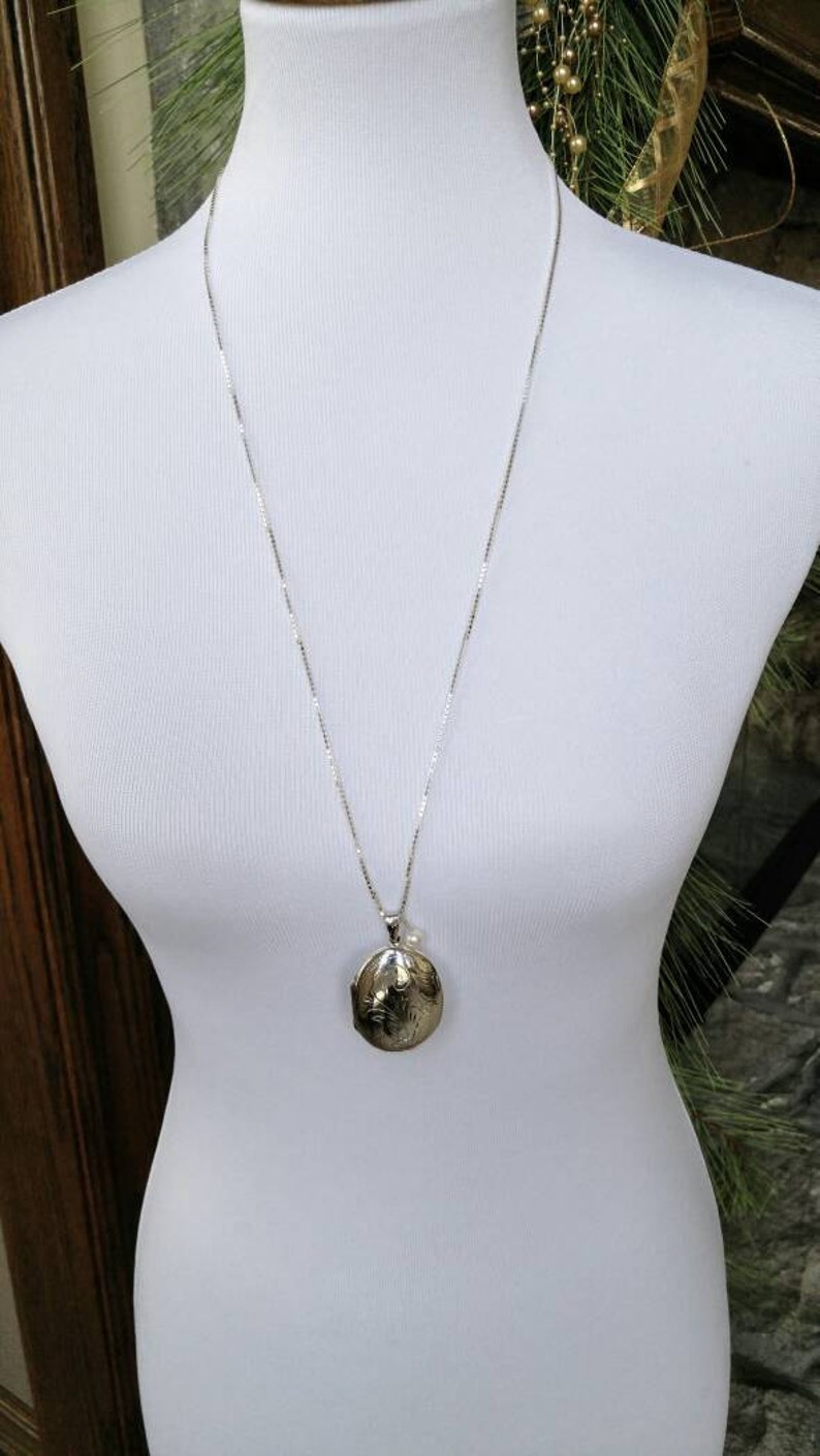 Wonderfully Large Sterling Silver Locket ~ NBJ3310 ~ Large Sterling Silver Locket ~ Etched Locket ~ Large Locket ~ Think Downton Abbey