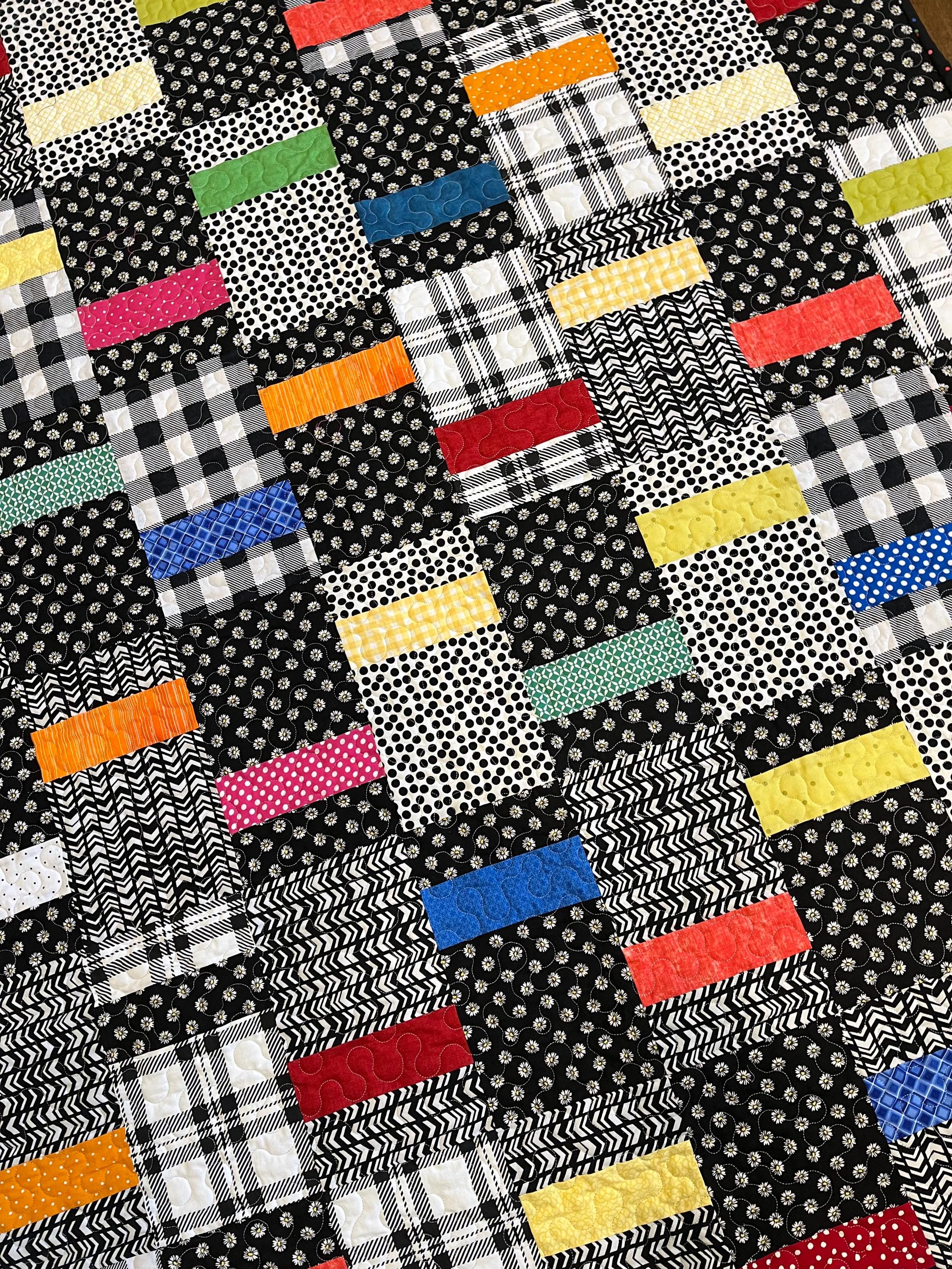 Black and White Vibrant Quilt - Etsy