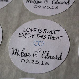 Pegatinas de regalo &quot;El amor es dulce&quot; - Pegatinas de regalo personalizadas - Pegatinas de regalo personalizadas - Etiquetas de regalo - Etiquetas de regalo para boda