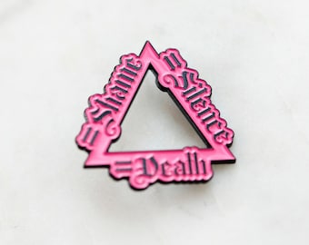 Silencio = Muerte - Pin de esmalte triangular rosa – Orgullo LGBTQ, Concientización sobre el SIDA
