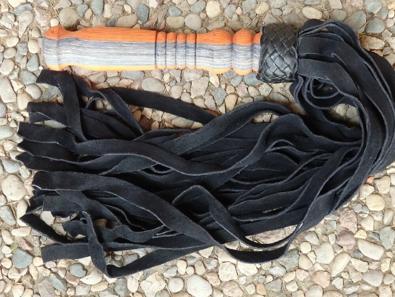 THUDDY Black Leather Flogger Cat Of 9 TAILS NEW Soft Leather Tails Falls 