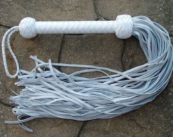 NEUE Weiße 70er Schwanz Leder-Flogger-Peitsche - WUNDERSCHÖN