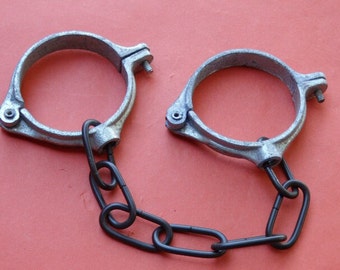 Old Metal Wrist Cuffs with Chain LOCKABLE RESTRAINTS SHACKLES - Escape Escapology #2