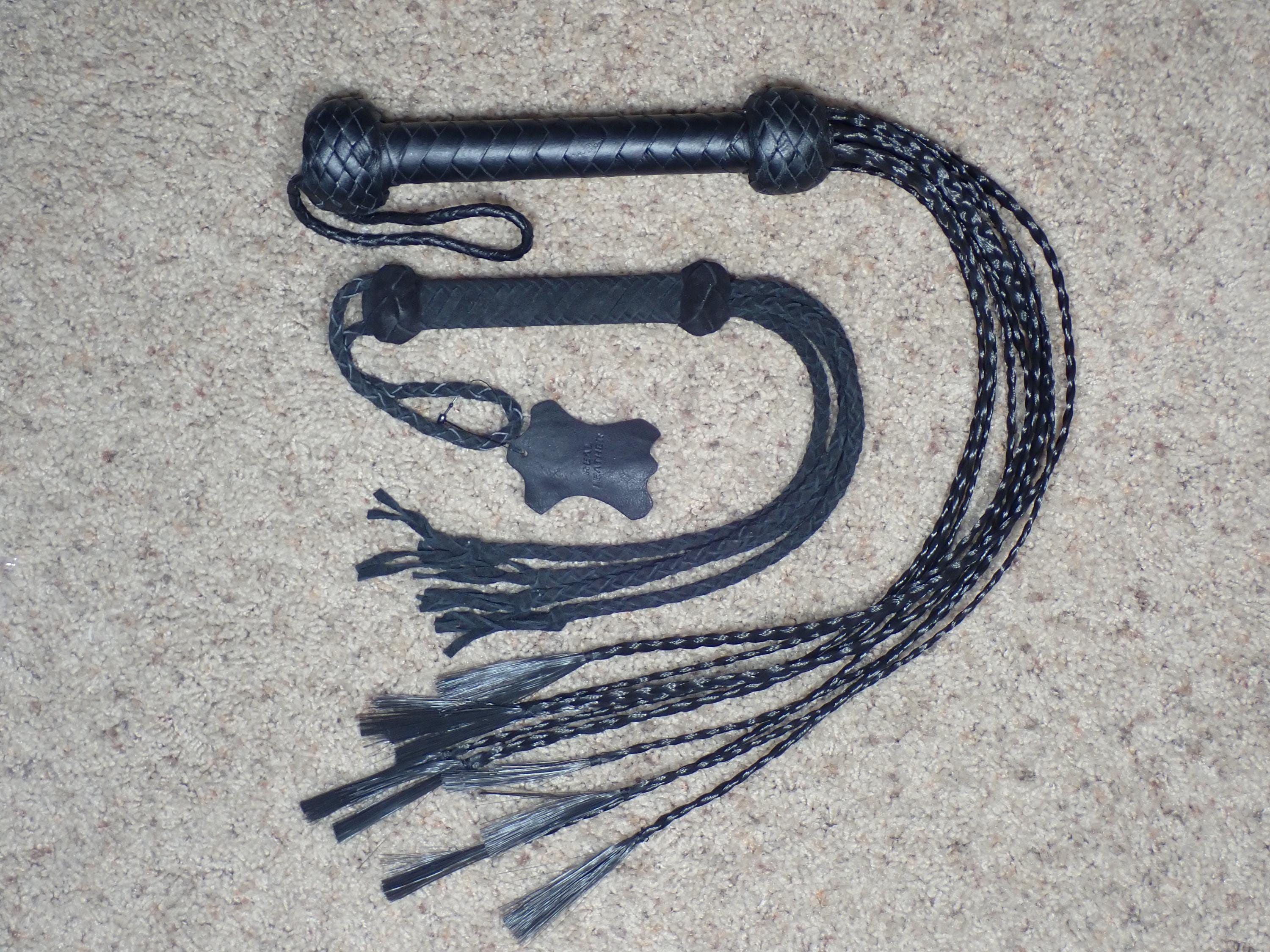 Spartacus Strap Whip Flogger Fouet Cuir avec Sangle 50 cm | Sinful
