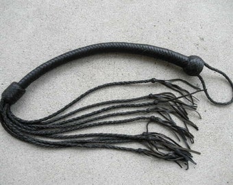 Schwarzes Leder TOMCAT Neunschwänzige Peitsche Peitsche Kostüm - FLEXIBLE Hohe Qualität
