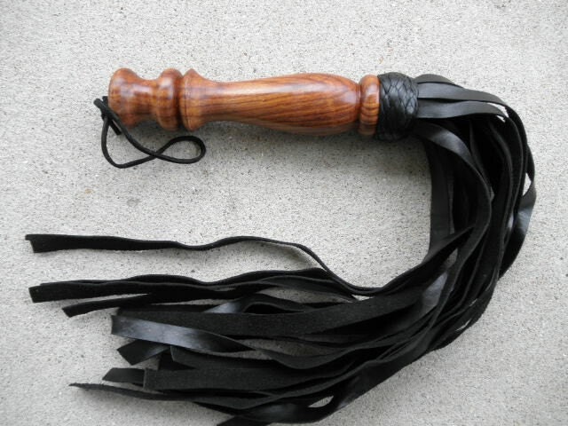 GORGEOUS Leather Flogger Cat Of 9 TAILS NEW w/ Wood Wooden Handle