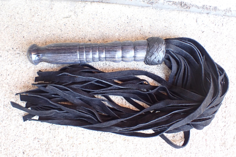 THUDDY Black Leather Flogger Cat Of 9 TAILS NEW Soft Leather Tails Falls Gray