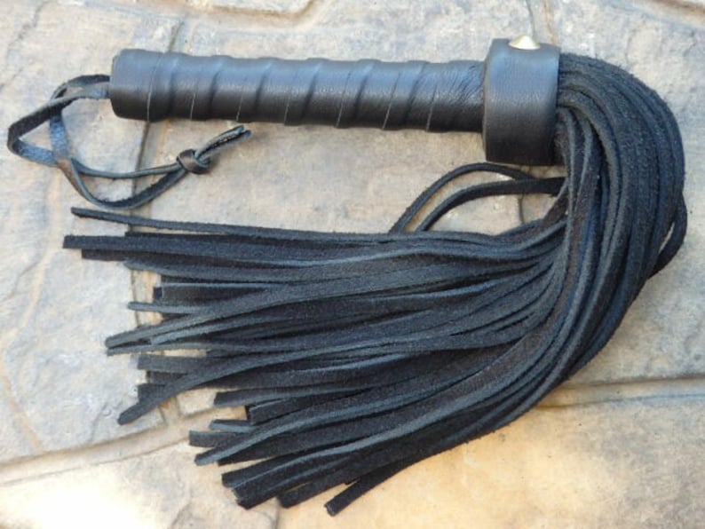 MIGHTY MINI Black Leather Lightweight Short Flogger - 72 Tails 