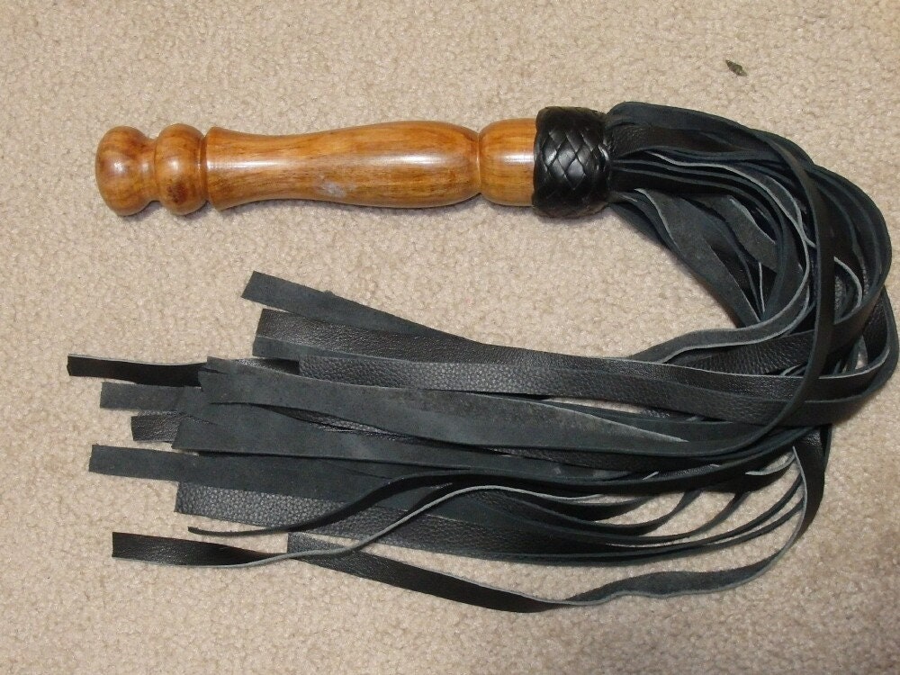 Wood Handle leather Flogger - Bela International