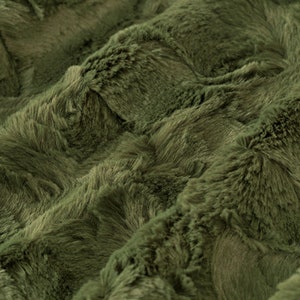 Shannon Fabrics Kunstpelzstoffe – Luxe Cuddle Hide Chive (Khakigrün)