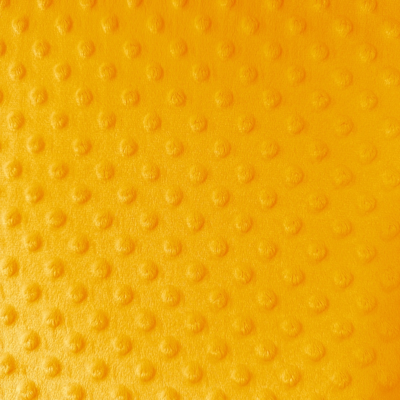 Tissus minky dot jaune miel, aussi disponible dans plus de 40 couleurs, aussi appelés plush, fleece, minkee, minkie, dimble dot fabrics