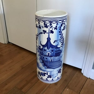 Vintagel Porcelain Umbrella holder Spain Blue & White scrolls flowers pagoda home decor collectible display fantastic coloring 19" tall