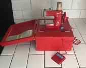 Child size Red Japan sewing machine metal original 1930 39 s hand crank or battery operated In Original Case collectible display