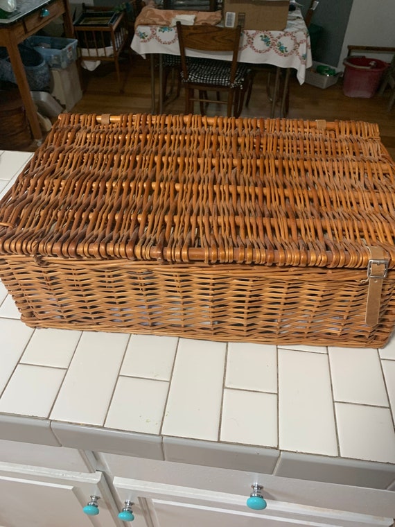 Vintage Picnic basket large with leather straps w… - image 4
