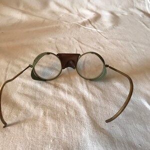 Vintage Collectible Military Aviator glasses with leather nose piece and mesh side guards Steampunk 1940's display militaria image 4