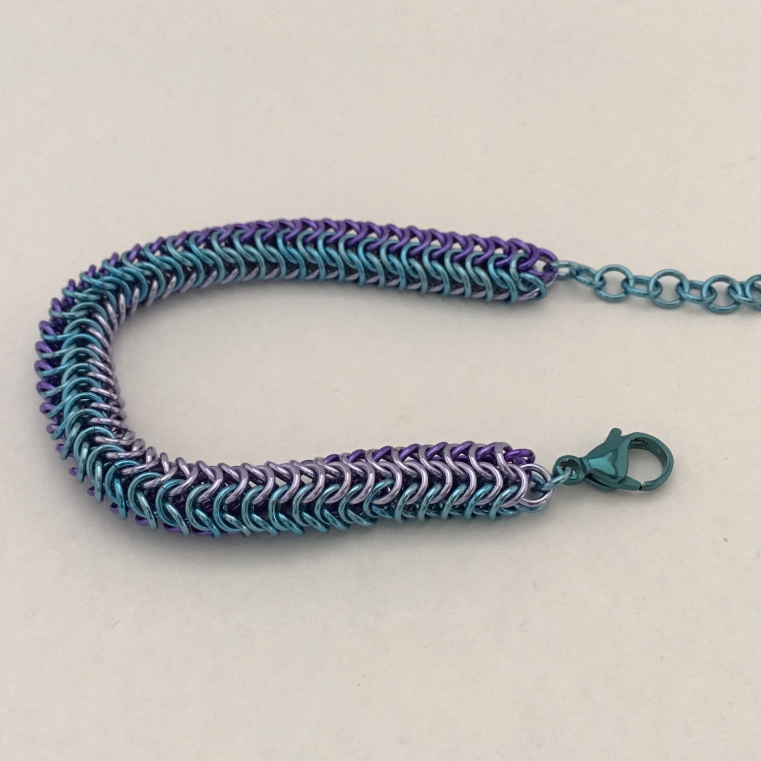 Slinky Roundmaille bracelet in anodized aluminum color blends