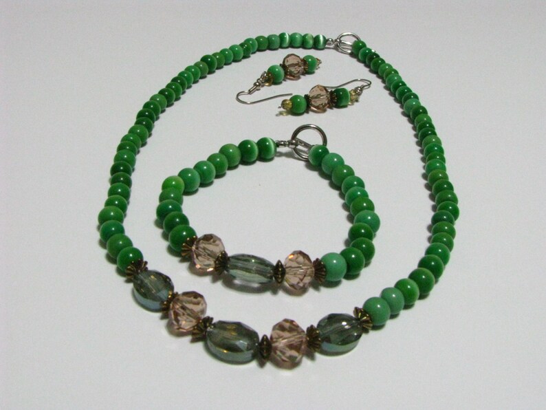 Emerald green and crystal bead bracelet image 3