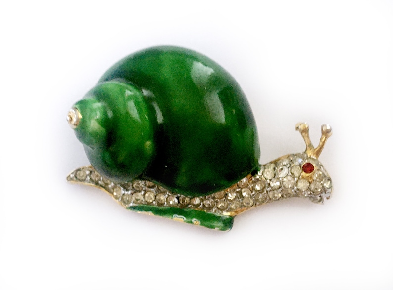 Early K.J.L 1960s Kenneth Jay Lane Enameled /& Rhinestone-Encrusted Green Snail Brooch