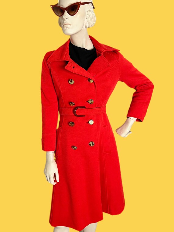 Vintage 1970s Red Trench Coat// Mod Double breast… - image 2