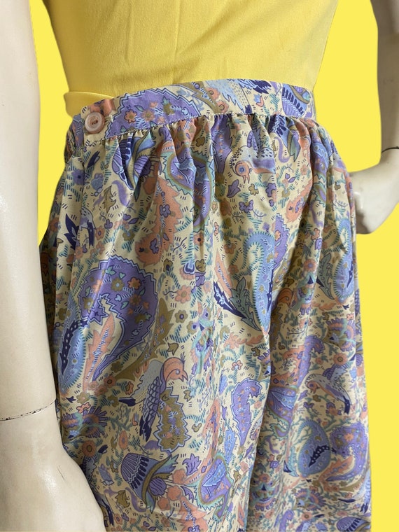 Vintage 60s Periwinkle paisley slip skirt. Bird p… - image 4
