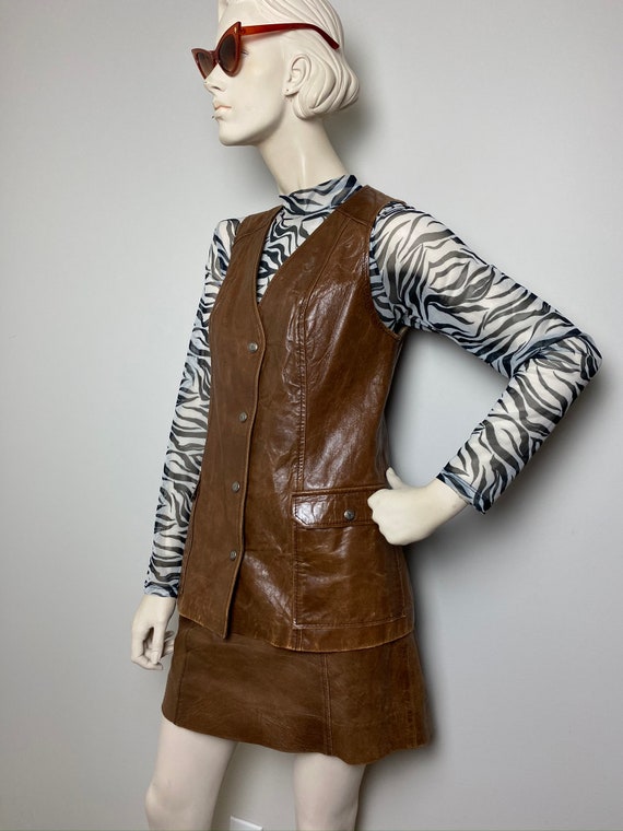 Designer 70s VtG Leather skirt suit // Saks Fifth… - image 3