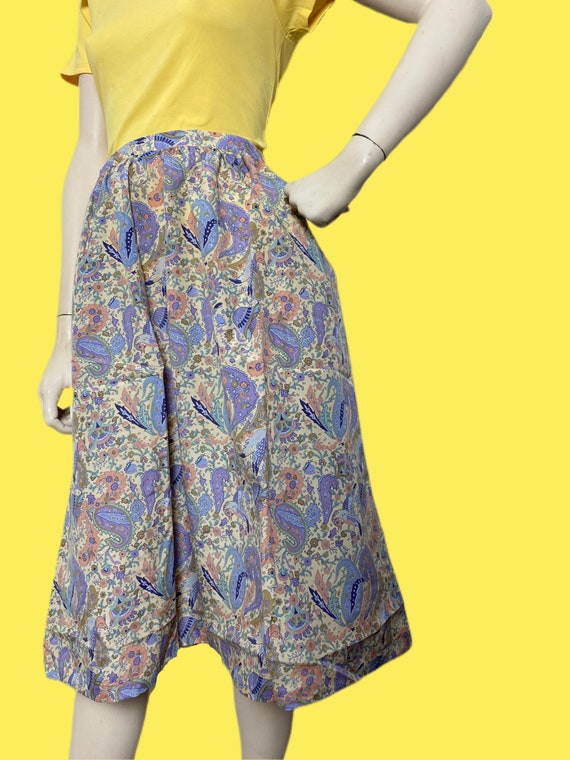 Vintage 60s Periwinkle paisley slip skirt. Bird p… - image 5