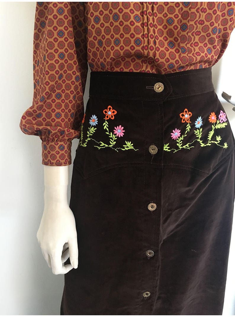 Hippie chick embroidered maxi 1970s velvety button down skirt boho style 70s skirt crouched flower skirt