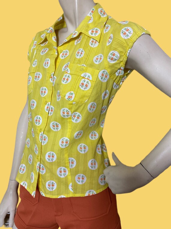 Vintage 70s Yellow floral blouse // springtime bu… - image 3