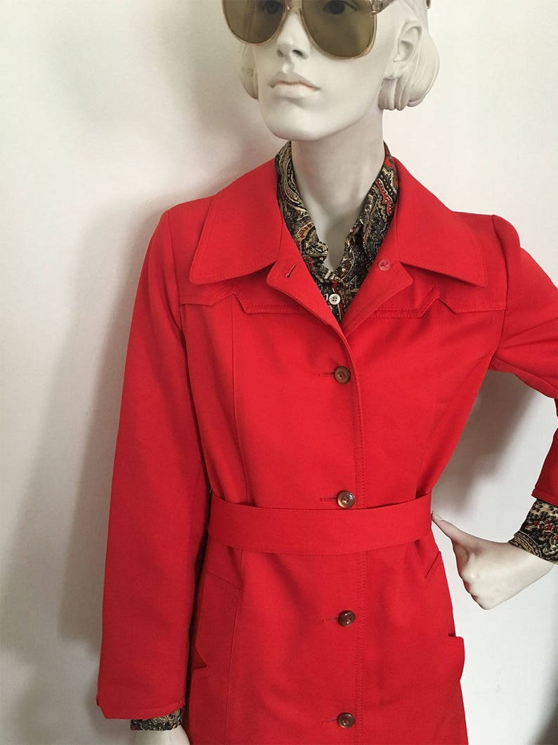 MOD cherry red trench coat Notched pockets and jumbo butterfly collar button down trench duster size M