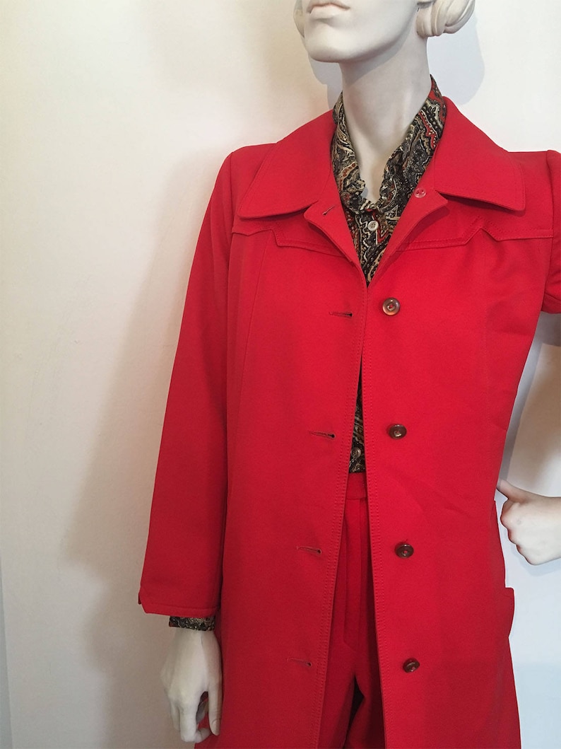 MOD cherry red trench coat Notched pockets and jumbo butterfly collar button down trench duster size M