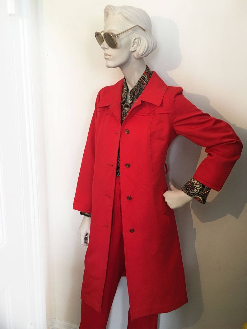 MOD cherry red trench coat Notched pockets and jumbo butterfly collar button down trench duster size M