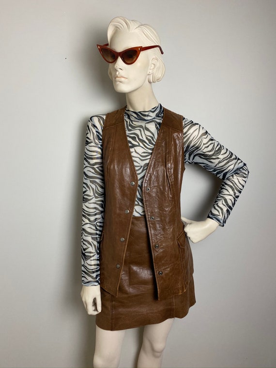 Designer 70s VtG Leather skirt suit // Saks Fifth… - image 2