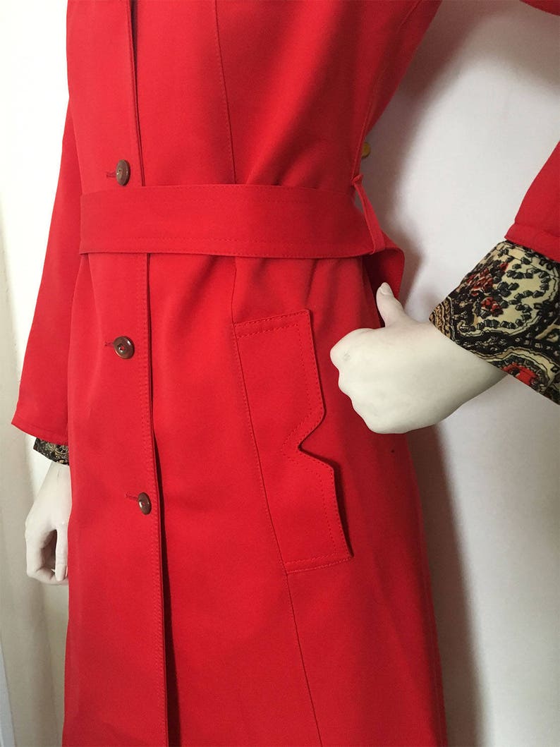 MOD cherry red trench coat Notched pockets and jumbo butterfly collar button down trench duster size M