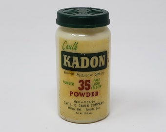 Kadon 35 Poudre résine jaune pâle clair pour la dentisterie restauratrice - bouteille d’approvisionnement dentaire vintage - vide avec bouchon en plastique de résidus après la Seconde Guerre mondiale