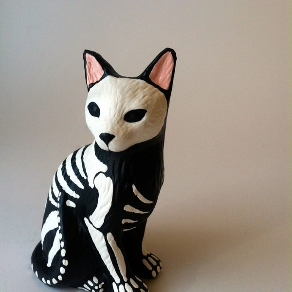 Day of the dead cat sculpture hand painted cat figurine Dia de los muertos pet memorial sugar skull kitten halloween decor cat skeleton