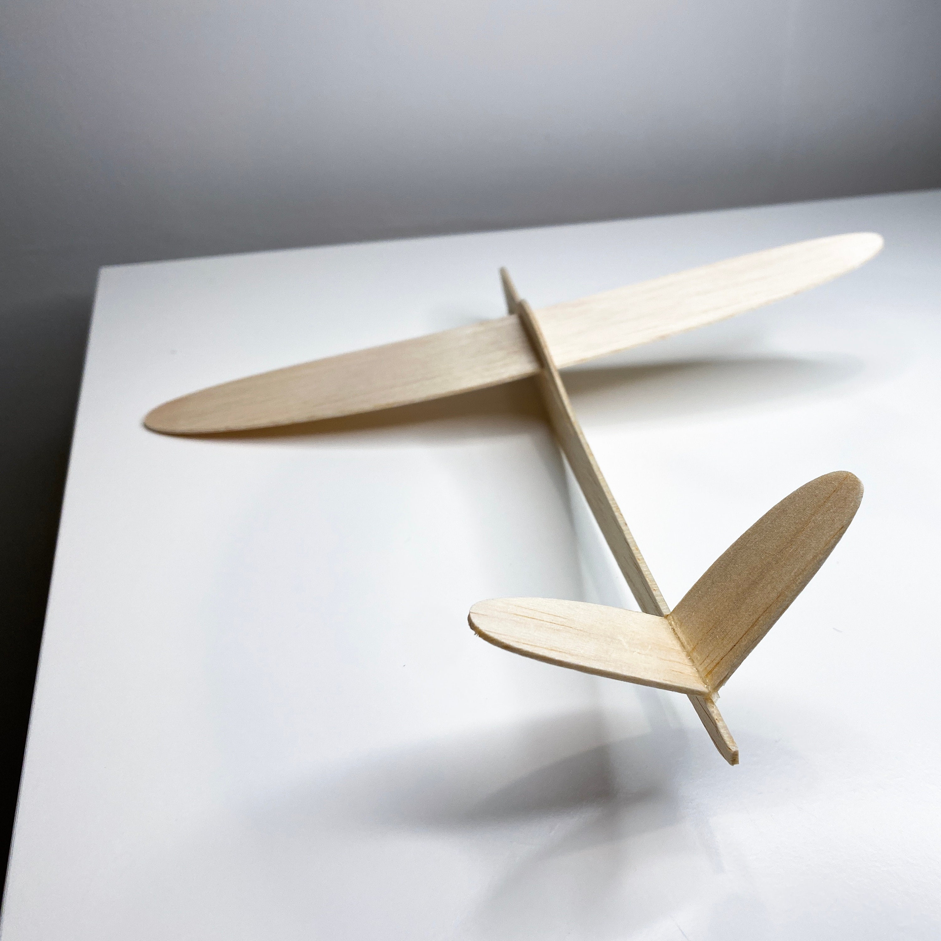  Balsa Wood Airplan - Juego de 20 piezas de hojas de madera de  balsa placa de madera modelo barco avión 3.937x3.937x0.039 in - Hoja de  placa 3/32 piezas de herramientas Hoja