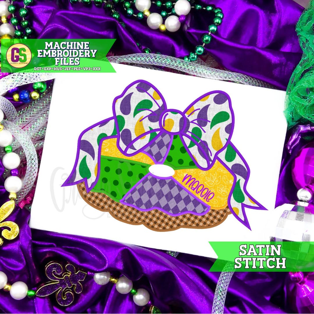Lulu Bebe Mardi Gras Puppy & King Cake Embroidered Pete Shortall main image 0