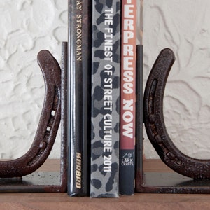 Ranch Home Decor, Horseshoe Book Ends, Horseshoe Bookends, Horse Lover Gift, Horse Bookends, Ranch Bookends, Metal Bookend Art, Horseshoe